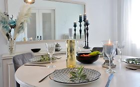 Vassiliki Town Suite